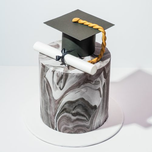 GRADUATION CAKE