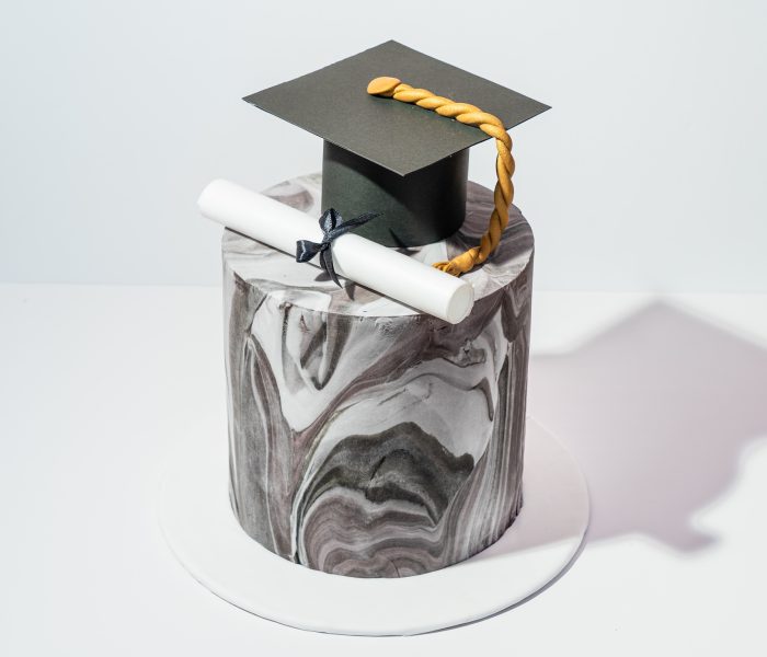 GRADUATION CAKE